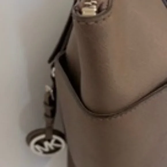 Michael Kors Women's Jet Set Travel Large Saffiano Leather Tote Bag in Taupe